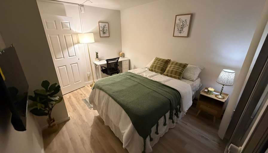 Hal Kerimov's room