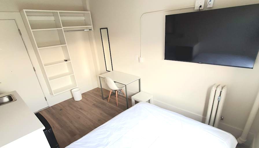 Jashandeep's room