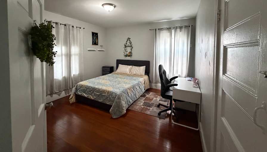 Lisa Ramos's room