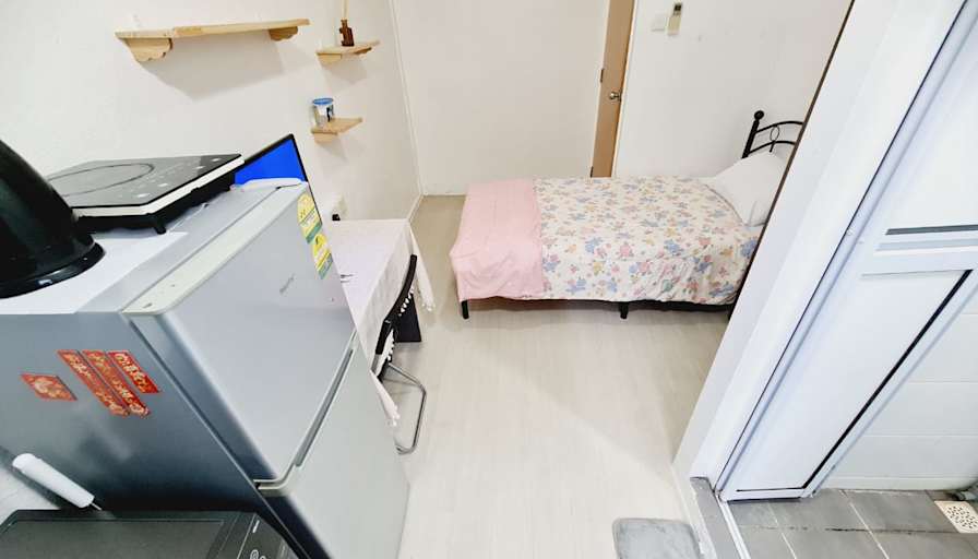 Roomy's room