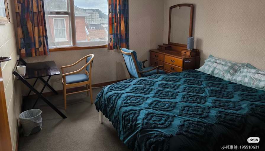 Hu's room