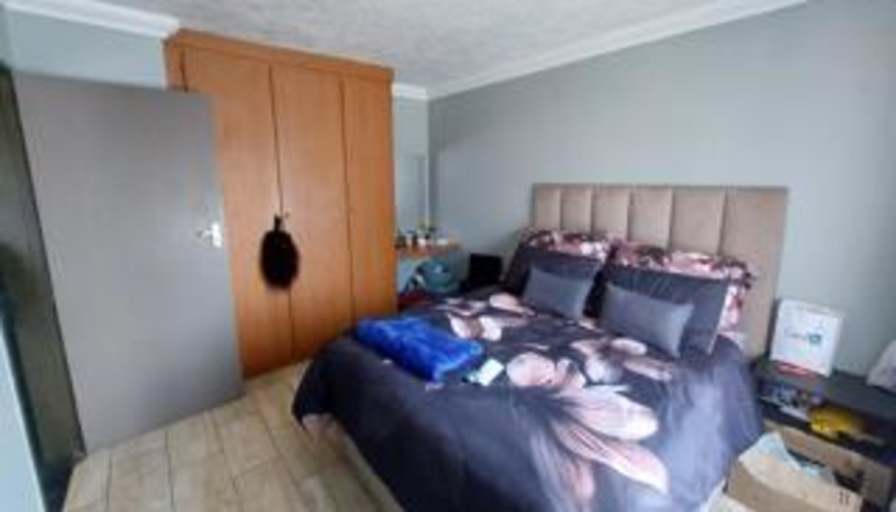 Nontobeko's room