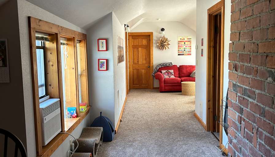 Annalise's room