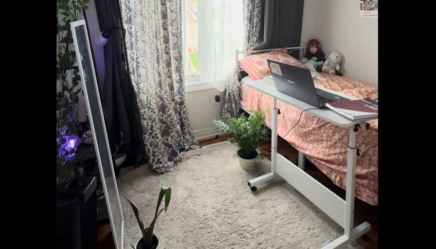 Harshpreet's room