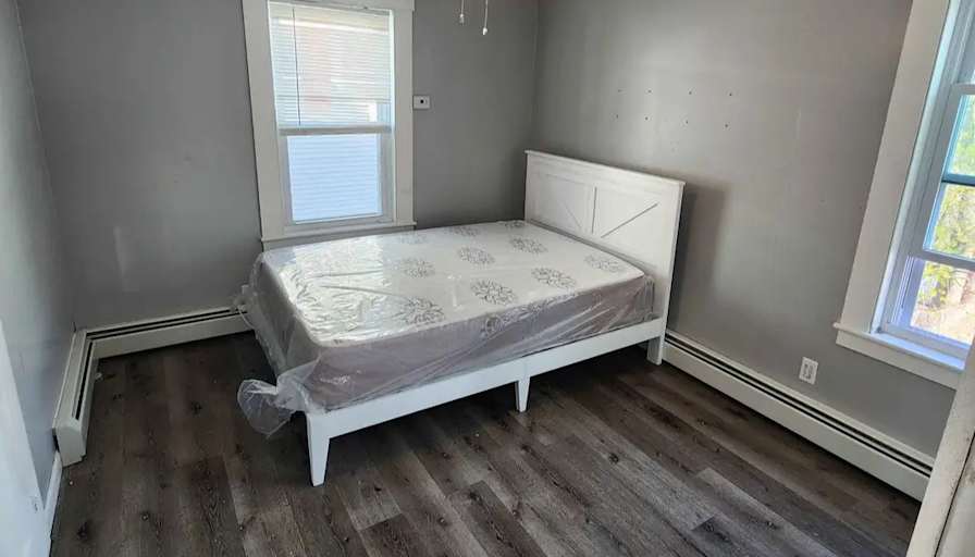 Benny's room