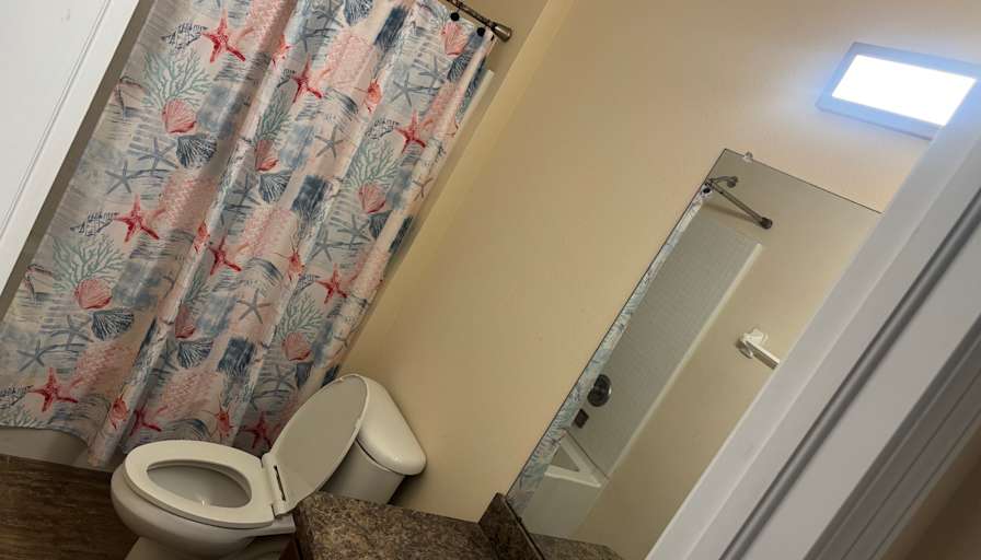 jovani acosta's room