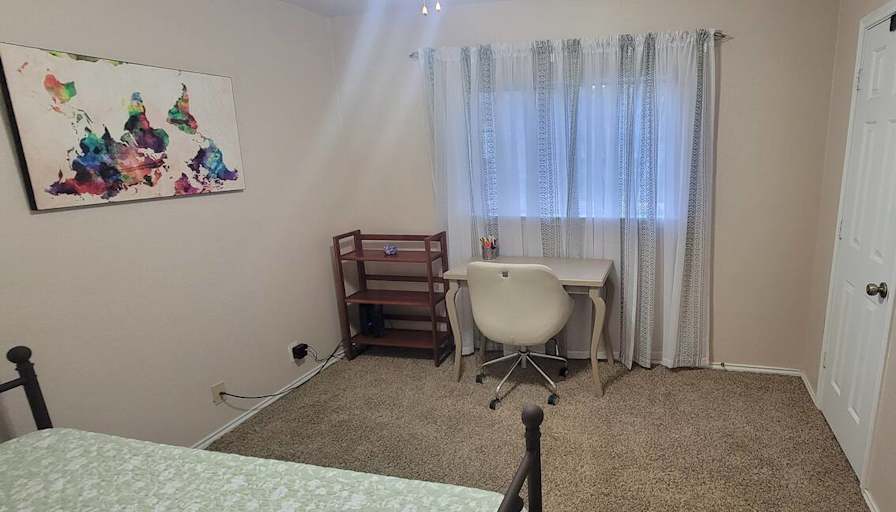 SIKIRA's room