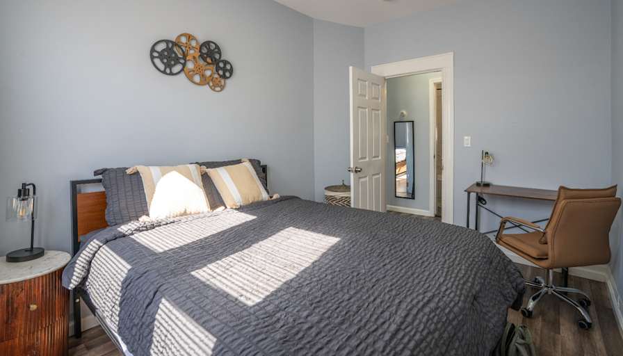 Lius Estate's room