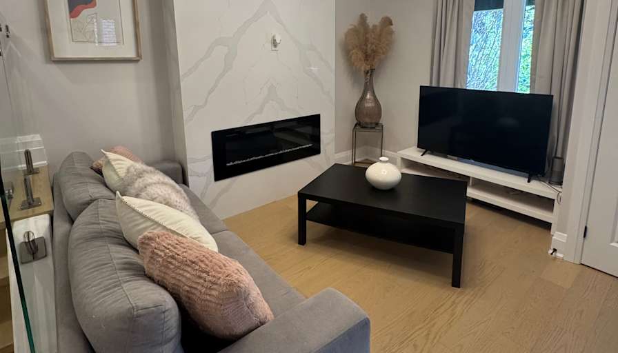 Eduardo Aguilar's room