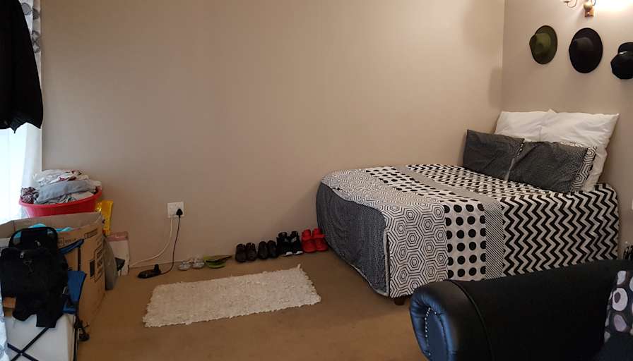 Tee's room