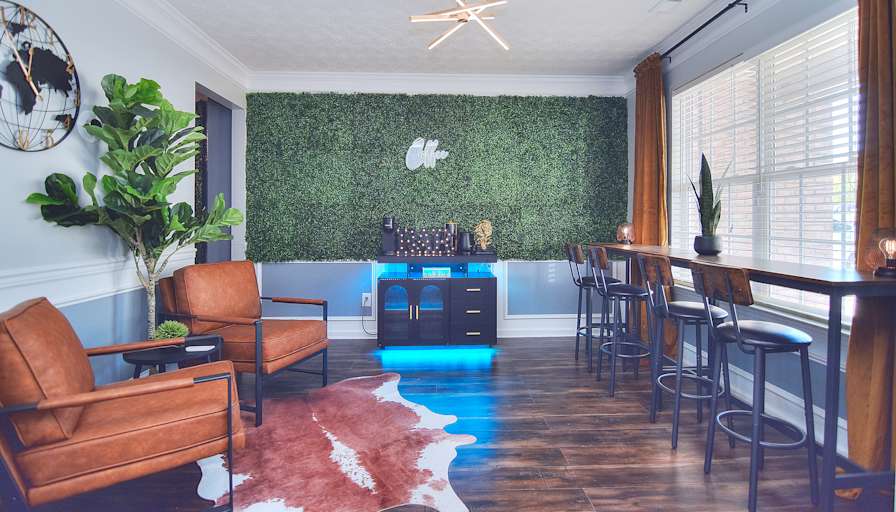 lifedoorrentals's room