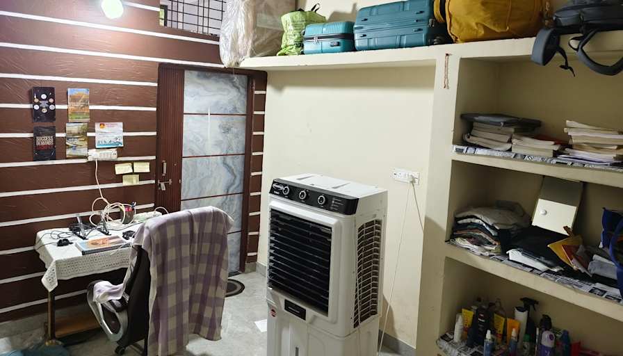 Priyanshu's room