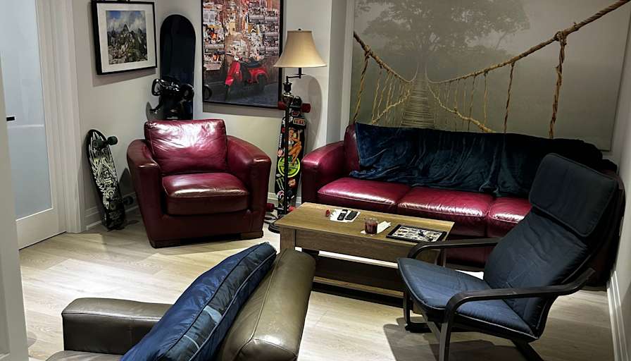 Thomas's room