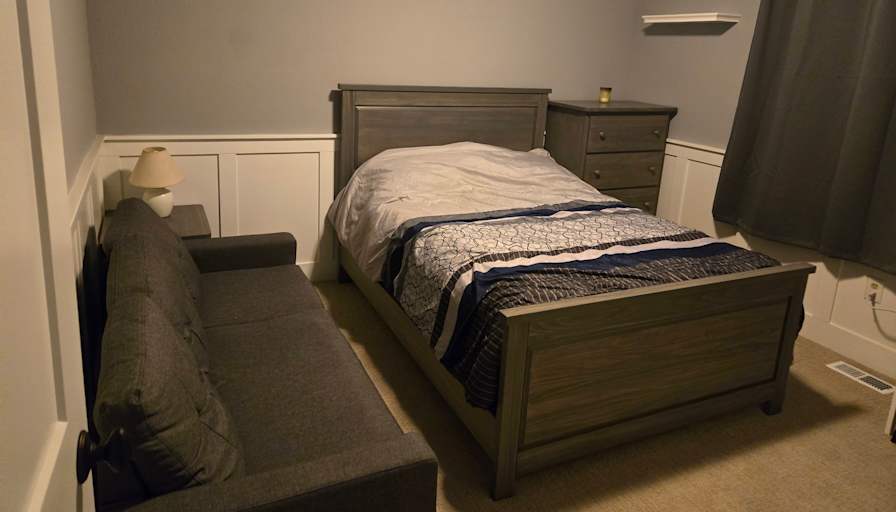 Tom's room