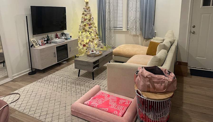 Alcove Rooms's room