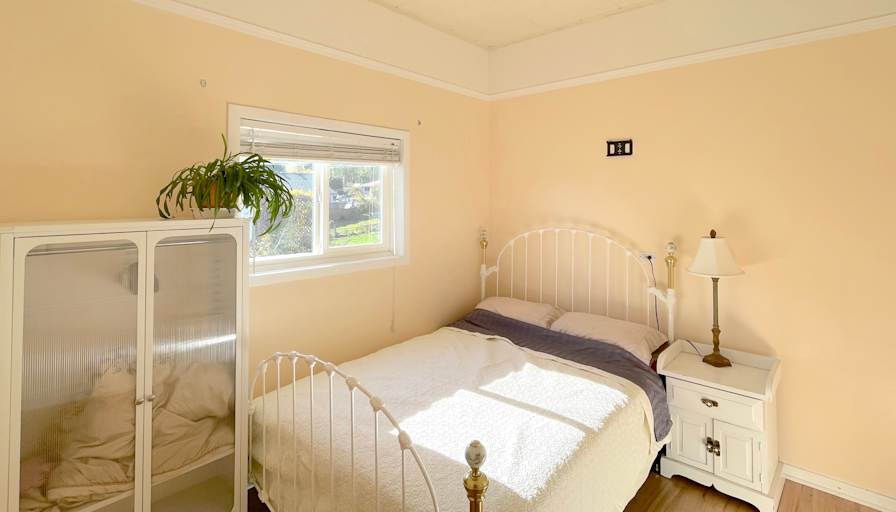 Caitlin L's room