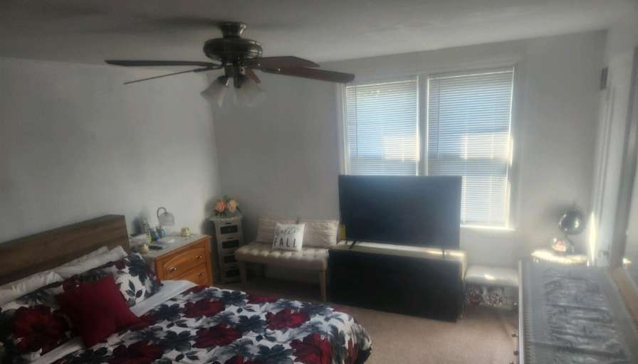 Derrick scott's room