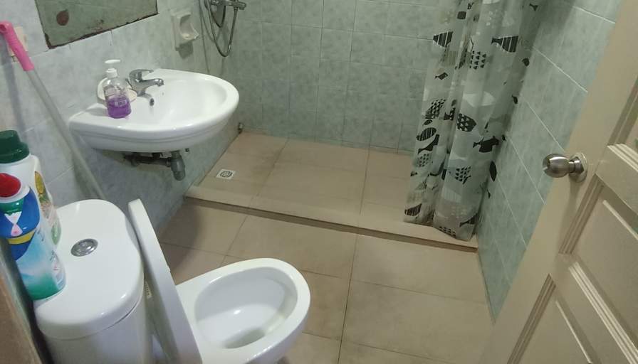 d's room