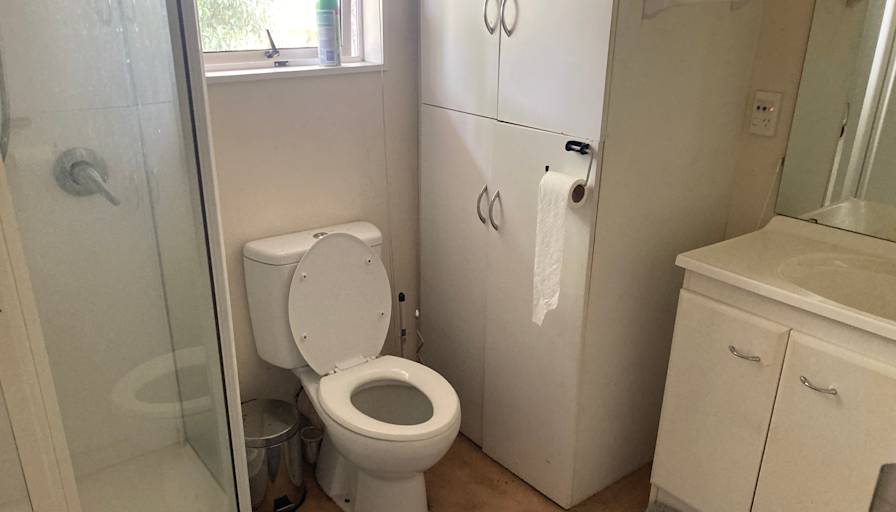 simon's room