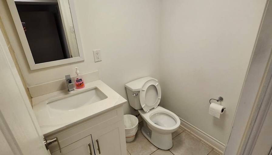 Meisam Rostaminia's room