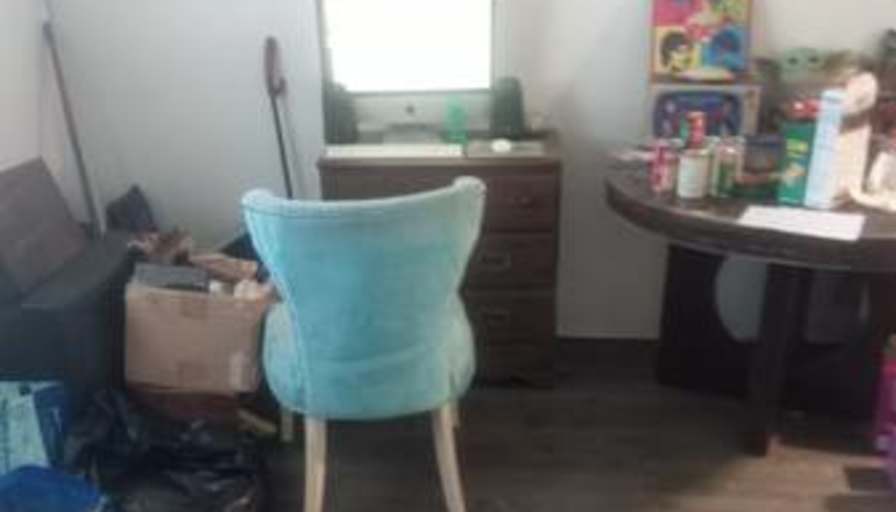 Chris  Osborn's room