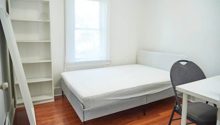 Eniola's room