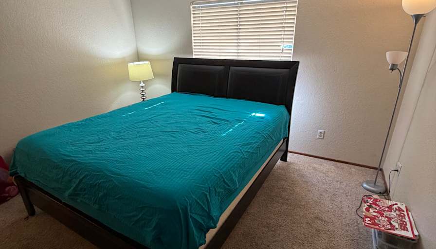 Carlos's room