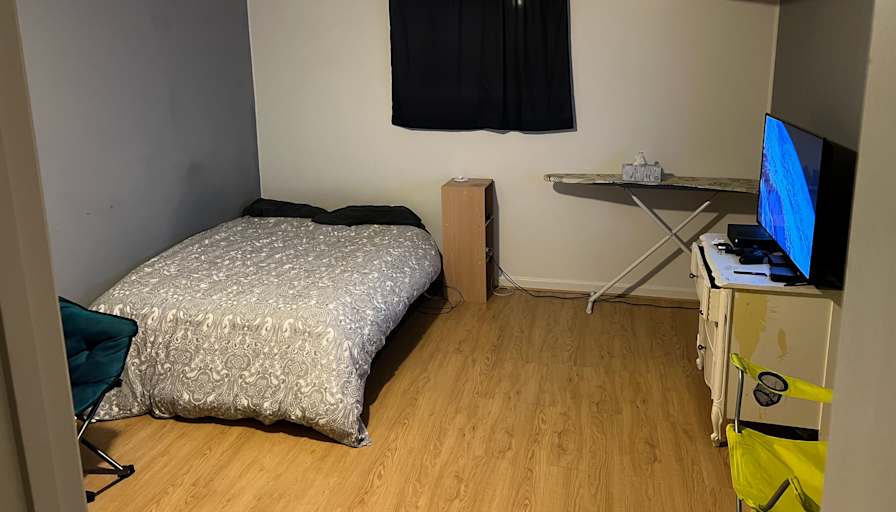 Yen's room