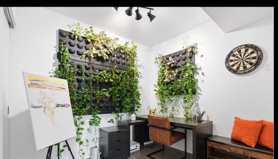 Mo G's room