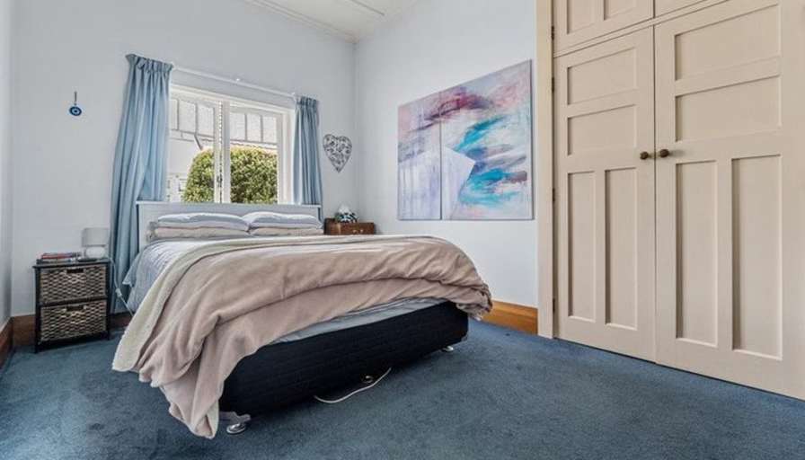 Jo's room