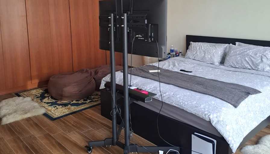 Alexis's room