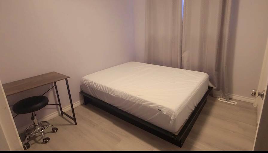D's room