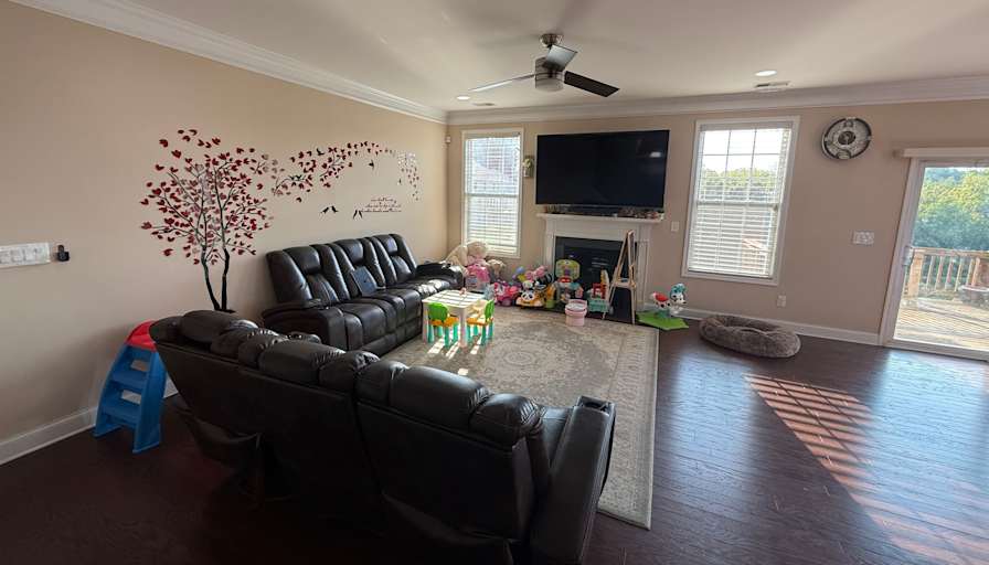 Alcove Rooms's room