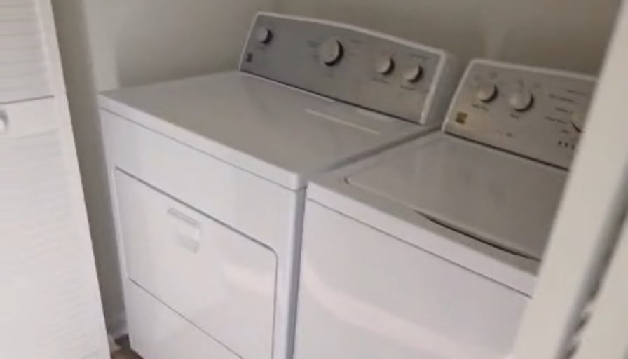 Dee's room