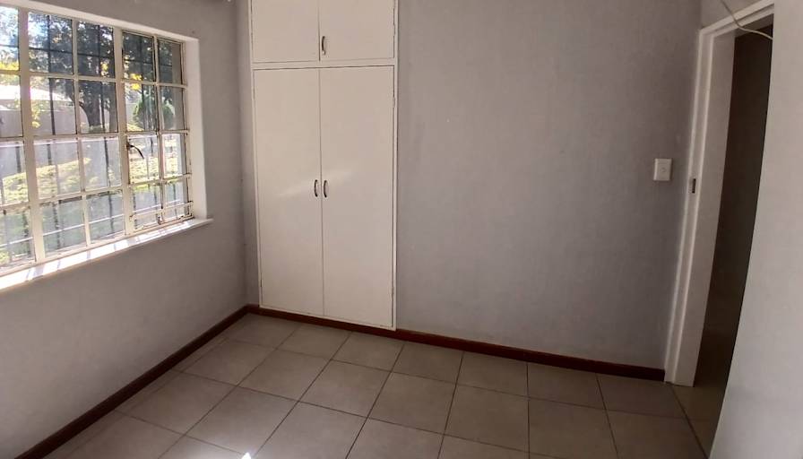 Chris Borerwe's room