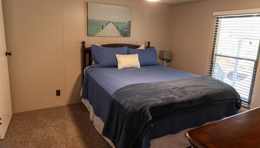 Caroline's room