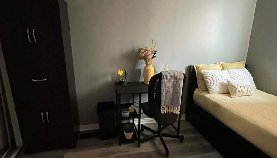 Lynda's room
