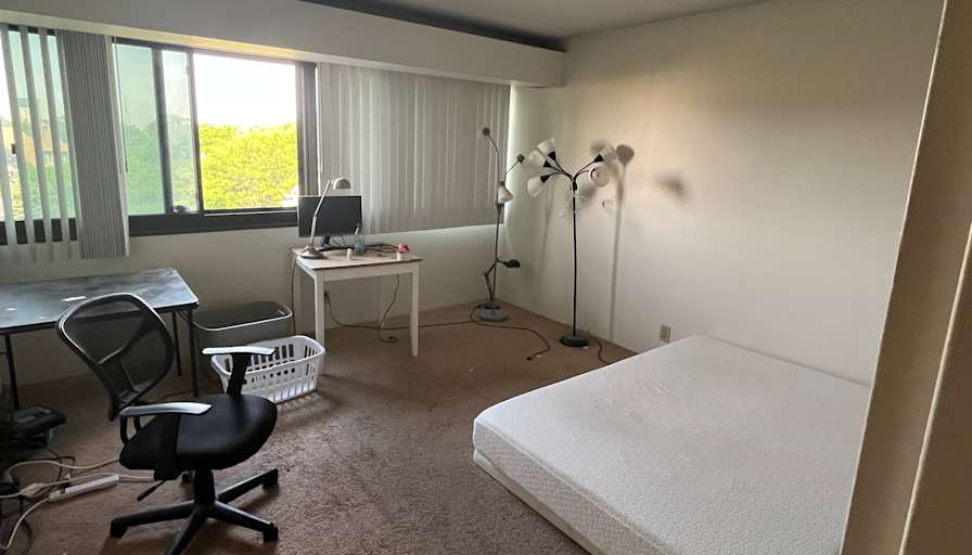 Weiyao's room
