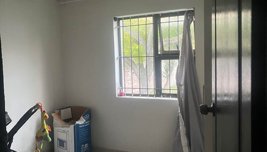 Sinazo's room