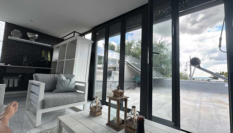 Pieter Roux's room