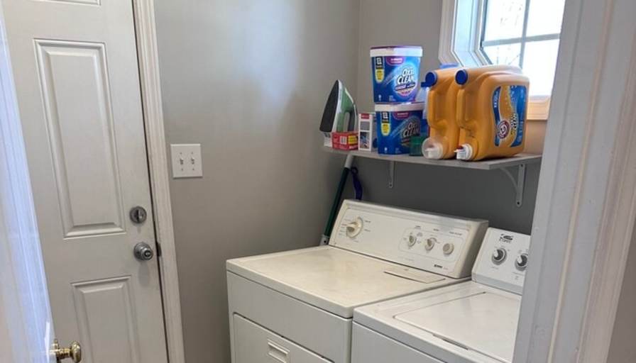Carlos's room