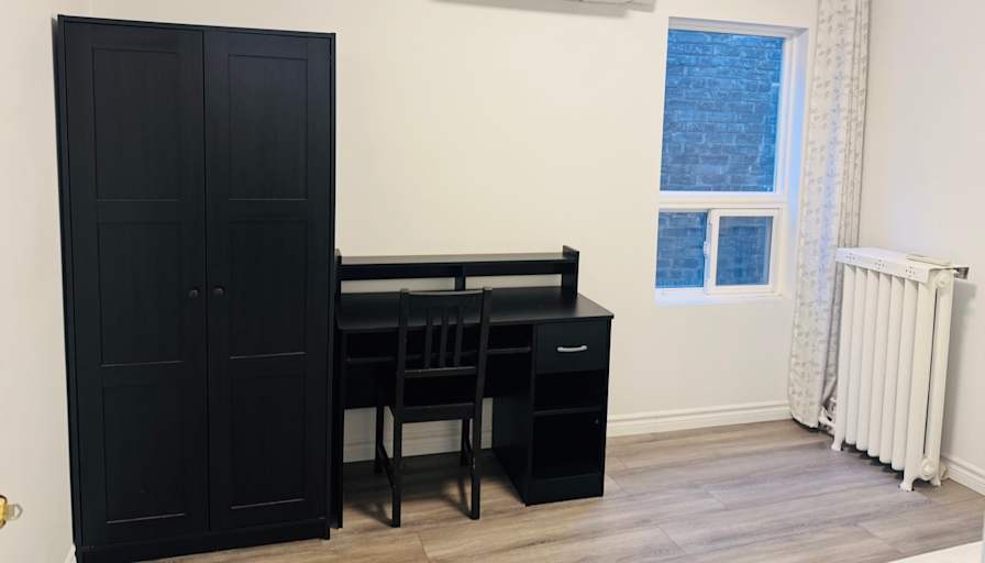 Eva's room