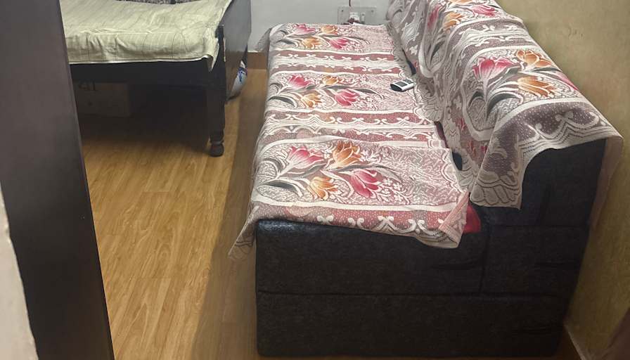 Komal's room