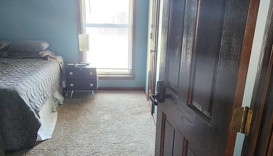 David M.'s room