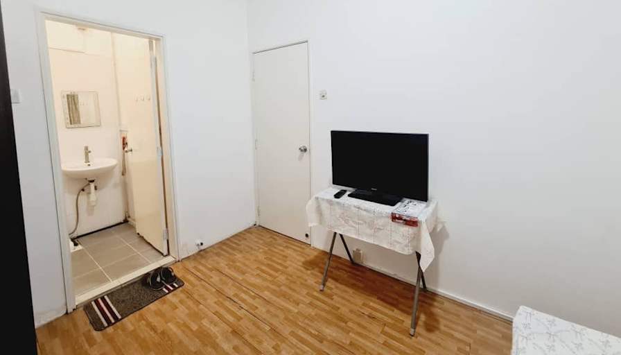 Roomy's room