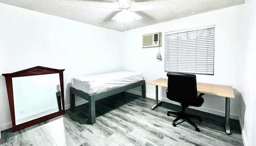 Intellis's room