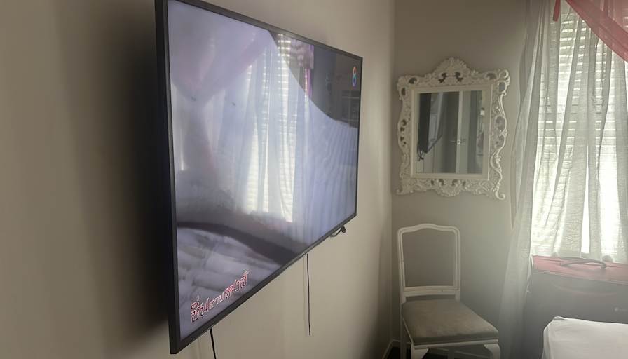 Carl's room