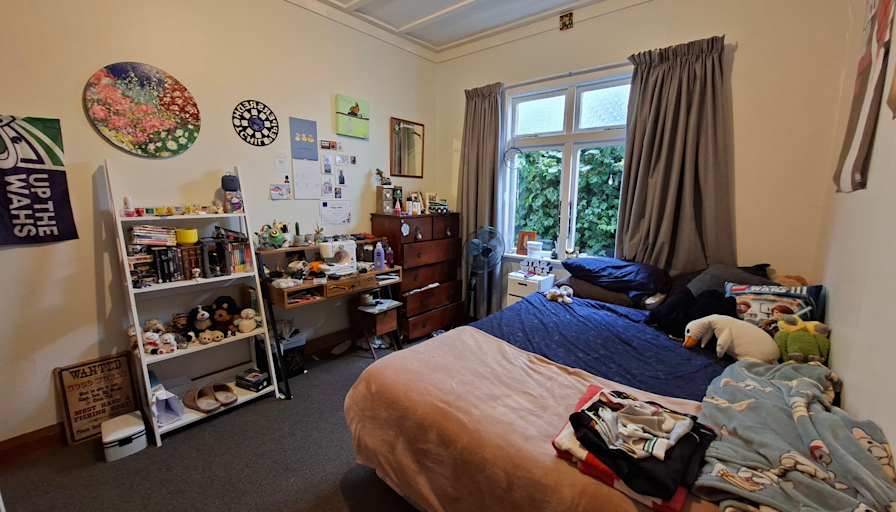 Etosha's room