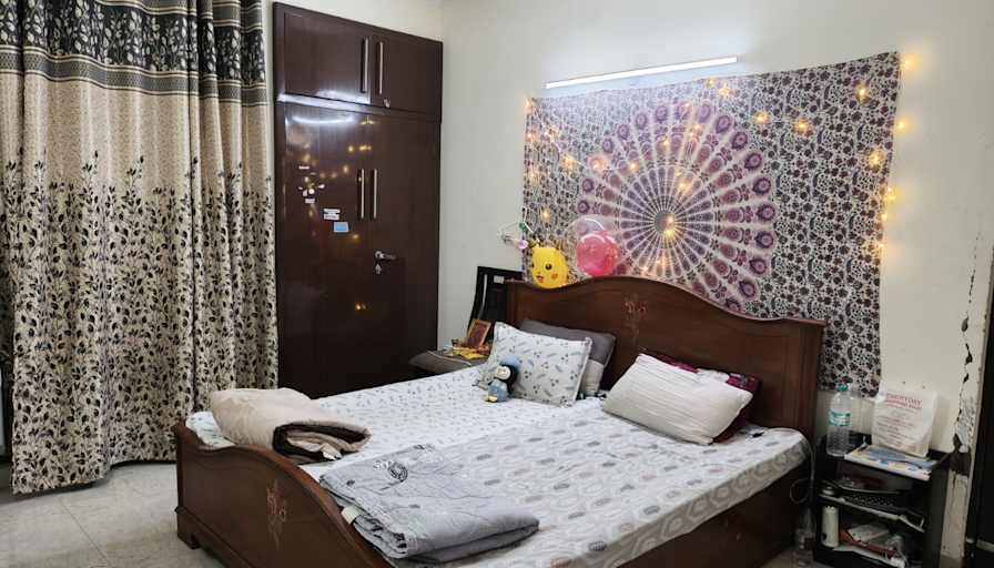 Neelakshi bougal's room