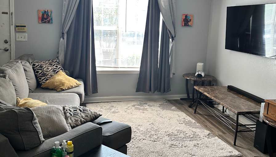 Bianca Belabre's room